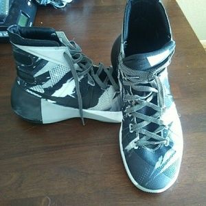 Mens size 10 Nike hydrodunk basketball shoes